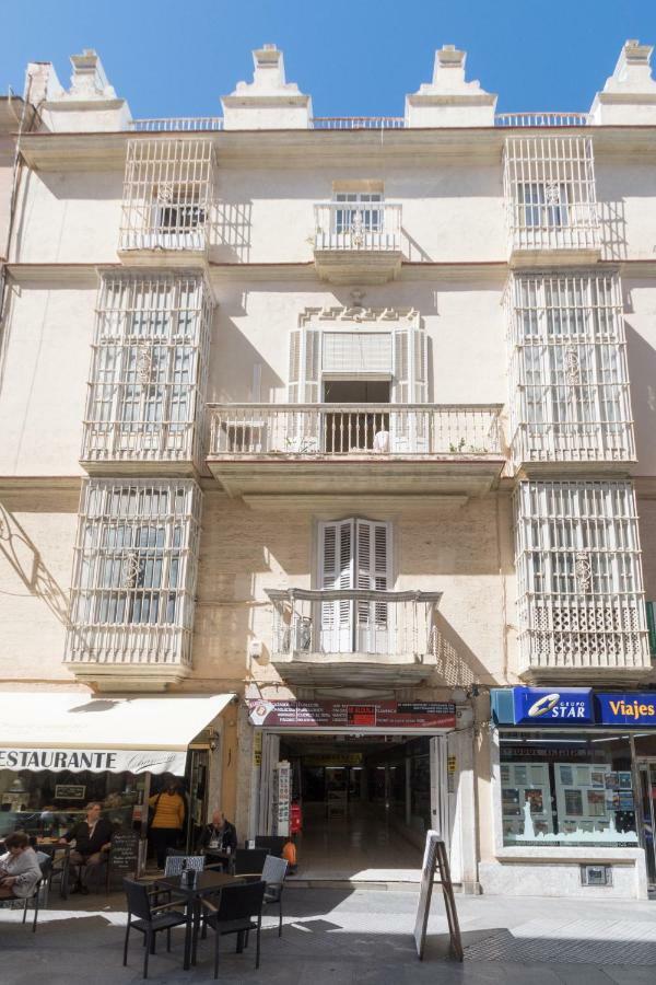 Apartamento La Galeria De San Antonio Кадис Экстерьер фото